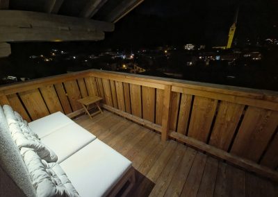 Lounge auf dem Balkon des Blauen Apartments